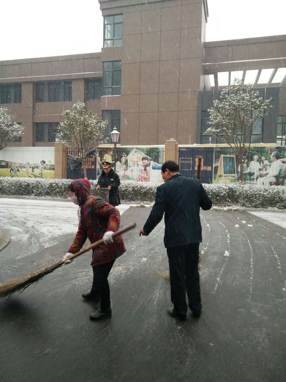 身邊故事 | 掃雪小分隊