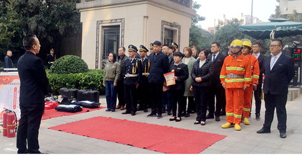 做好消防安全 樹立安全形象——蔚藍錦城舉辦消防演練及電梯困人演練