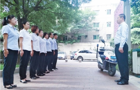 夏練三伏，七色鎮(zhèn)客服部的軍姿訓練開始啦