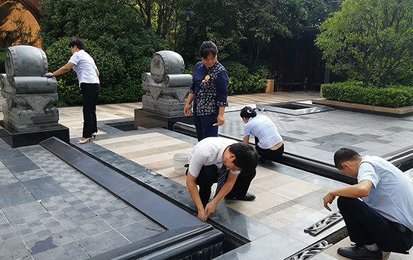齊心協(xié)力除堿大掃除
