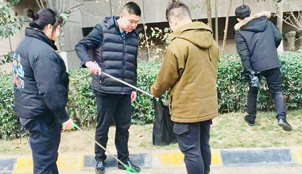 天朗蔚藍(lán)東庭——積極做文明的倡導(dǎo)者與踐行者